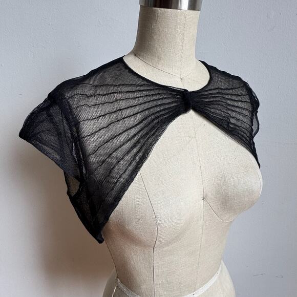 Monique Lhuillier Jackets & Blazers - MONIQUE LHUILLIER Black Mesh Pleated Bolero